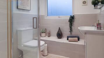 Apartment, Patio | Bathroom