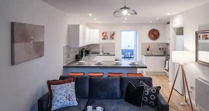 Prime Location 3BR with Garden