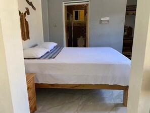 1 bedroom, iron/ironing board, WiFi, bed sheets - White River Villa other apartment are available (Ocho Rios)