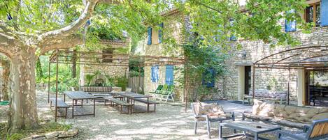 Restauration extérieure