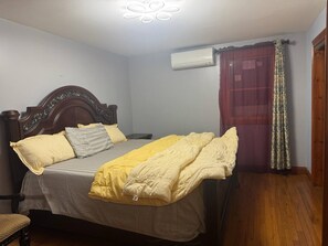 1 habitación, tabla de planchar con plancha, wifi y ropa de cama