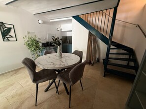 Dining - Le Nid du Château (Montfroc)