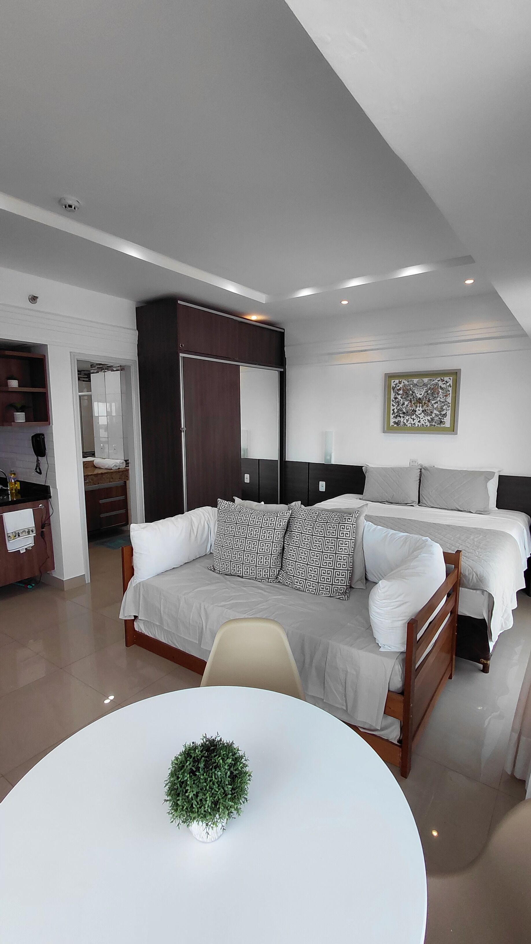 Leilighet, kjøkken, elveutsikt