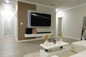 Interior - Villa Horizonte Deluxe (Midland)