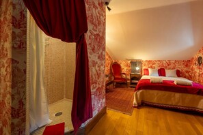 Luxury Villa, Garden View, Courtyard Area | Egyptian cotton sheets, premium bedding, individually decorated - Domaine Macky (Taintrux)