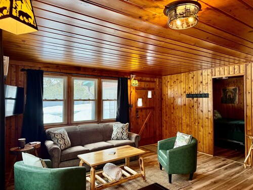 Riverfront,Dog Friendly,Walk to Dwtn and Park w/ Beach