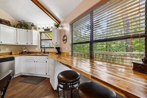Fridge, microwave, oven, stovetop - Bootleggers Villa | Hot Tub • Mtn Views • Pet (Gatlinburg)