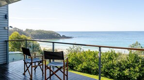 Property grounds - Surfers Lookout - Classic Beach Bungalow (Mollymook Beach)