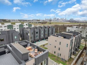 Property grounds - Rooftop Nights in Nashville - 3BR - Office (Nashville)