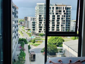 Interior - River Walks and CIty Views ! (Hamilton)