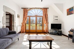 Smart TV, fireplace, books - Beautiful Villa with Pool + Garden near Biarritz (Auterrive)