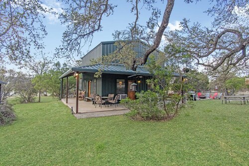 Cherry Creek Cabin Near Concan