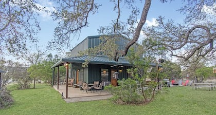 Cherry Creek Cabin Near Concan