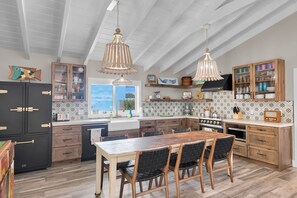 Private kitchen - Manatee Cove #boatdock, #pool, #TikiHut #All Inclusive (Marathon)