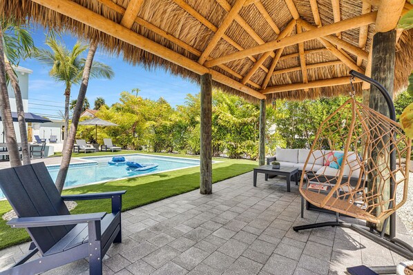 A heated pool - Manatee Cove #boatdock, #pool, #TikiHut #All Inclusive (Marathon)