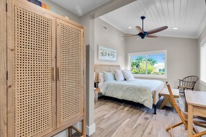 4 bedrooms, iron/ironing board, free WiFi, bed sheets - Manatee Cove #boatdock, #pool, #TikiHut #All Inclusive (Marathon)
