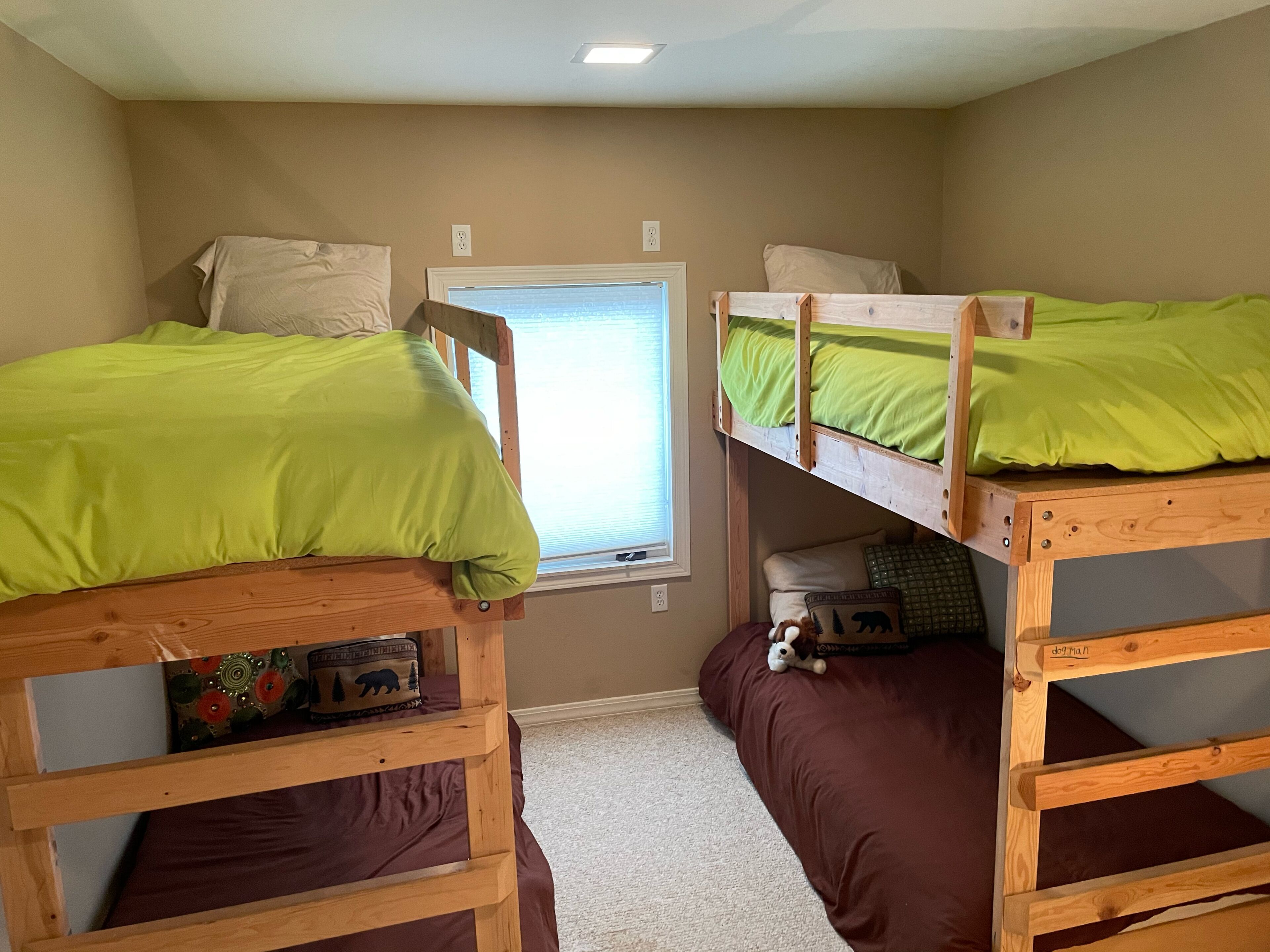 4 chambres, fer et planche à repasser, Wi-Fi, draps fournis