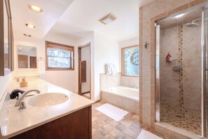 Shower, hair dryer, towels, shampoo - Mountain-View Cabin | Hot Tub + Cozy Wood Stove (Angel Fire)