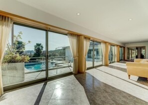 Interior - Spacious Villa | 6 En-Suite & Pool (Braga)