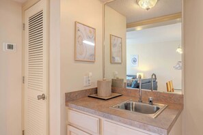 Interior - Top Floor Villa | Walk to Beach | Pool & Tennis (Hilton Head Island)