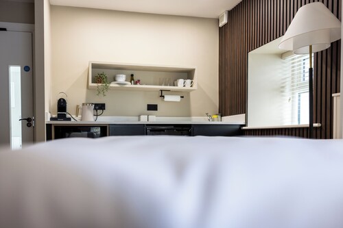 Smart Modern Studio with Luxury Murphy Bed