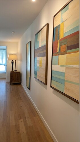 Sleek & Stylish Downtown LA Studio