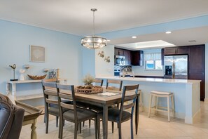 Dining - Gorgeous Punta Rassa Condo 504 - River and Sunset views! (Fort Myers)