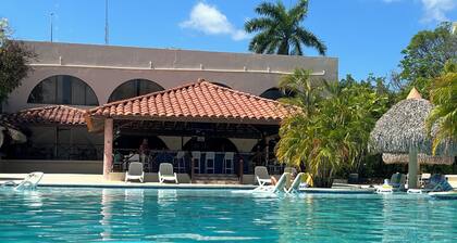 Coronado Luxury Club & Suites
with golf for 2