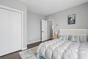 1 dormitorio, tabla de planchar con plancha, Internet y ropa de cama