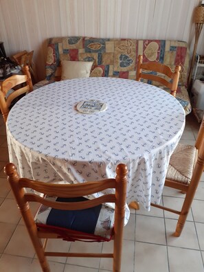 Dining - Vrbo Property (La Barre-de-Monts)