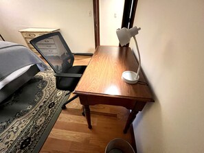 Room - Fully Furnished 4BR Executive Home / Corporate, Insurance & Travel Professionals (Windsor)