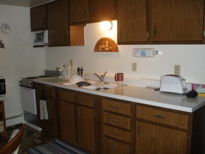 Nice 1-bedroom apartment in Underwood. One month minimum.