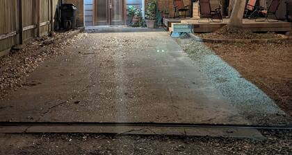 By the Bay Getaway -Family Friendly Playroom, Bunk Beds & outdoor fun, Sleeps 5+