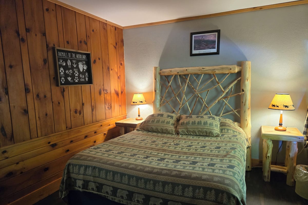 Quadruple Room, Non Smoking, Refrigerator & Microwave | Free WiFi, bed sheets, wheelchair access