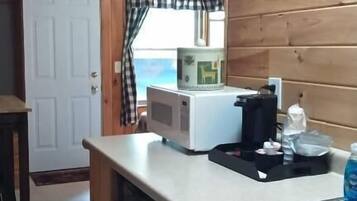 Quadruple Room, Patio | Dapur peribadi