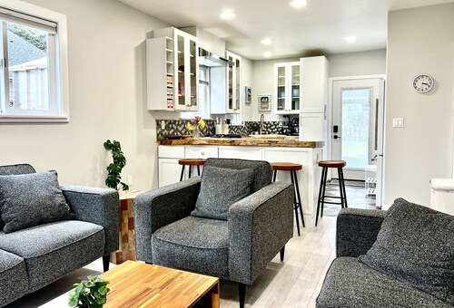The Spruce Cape Collective - 1 Bedroom Suite
