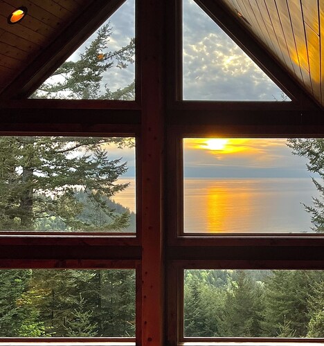 Oceanfront Gold Beach Estate, An Exclusive Private Coastal Retreat for Your Stay