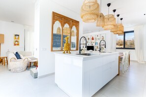 Private kitchen - Tavirabliss Signature Villa (Tavira)