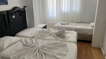 Classic Triple Room, Balcony