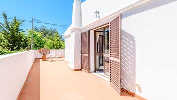 House, 3 Bedrooms, Terrace | Balcony