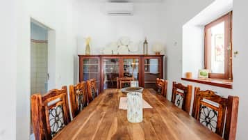 Casa, 3 quartos, terraço | Opções para refeição no quarto