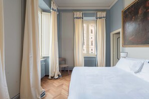 2 bedrooms, iron/ironing board, WiFi, bed sheets - Vista Ara Pacis, lussuoso appartamento centro di Roma 5 min da Piazza di Spagna (Roma)