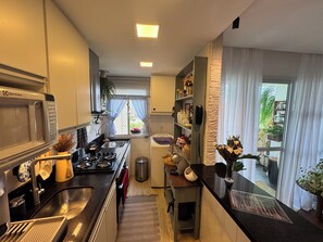 Microwave, oven, stovetop - Dream Corner | A romantic and cozy retreat for two in Rio (Rio de Janeiro)