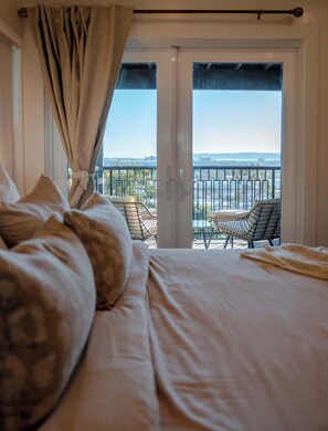 5 chambres, fer et planche à repasser, Wi-Fi, draps fournis