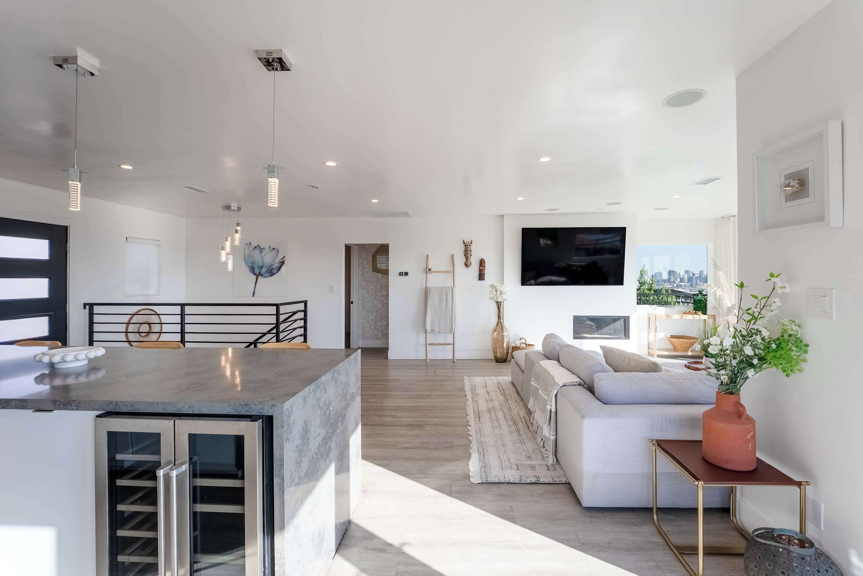 Modern 5br Oasis - City Views, Gym & Gated Parking - Chula Vista, CA