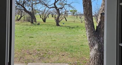 Our house is your house. Serene 3 bed 1 bath on Albany's golf course.