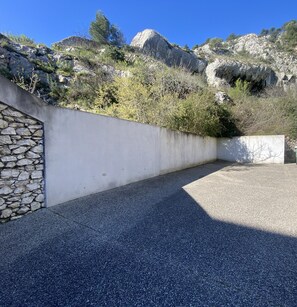 Property grounds - Quiet studio at the foot of St Jacques hill,a stone's throw from the city center (Cavaillon)