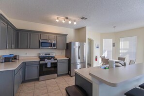 Fridge, microwave, oven, stovetop - Sunset Paradise Villa | Private South Facing Pool & Spa | Near Disney (Davenport)
