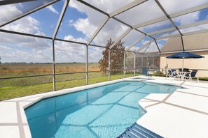 A heated pool - Sunset Paradise Villa | Private South Facing Pool & Spa | Near Disney (Davenport)