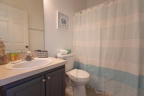 Shower, hair dryer, towels - Sunset Paradise Villa | Private South Facing Pool & Spa | Near Disney (Davenport)